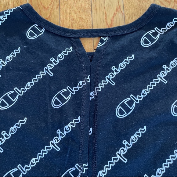 Champion crop top size medium black and white - Picture 3 of 5